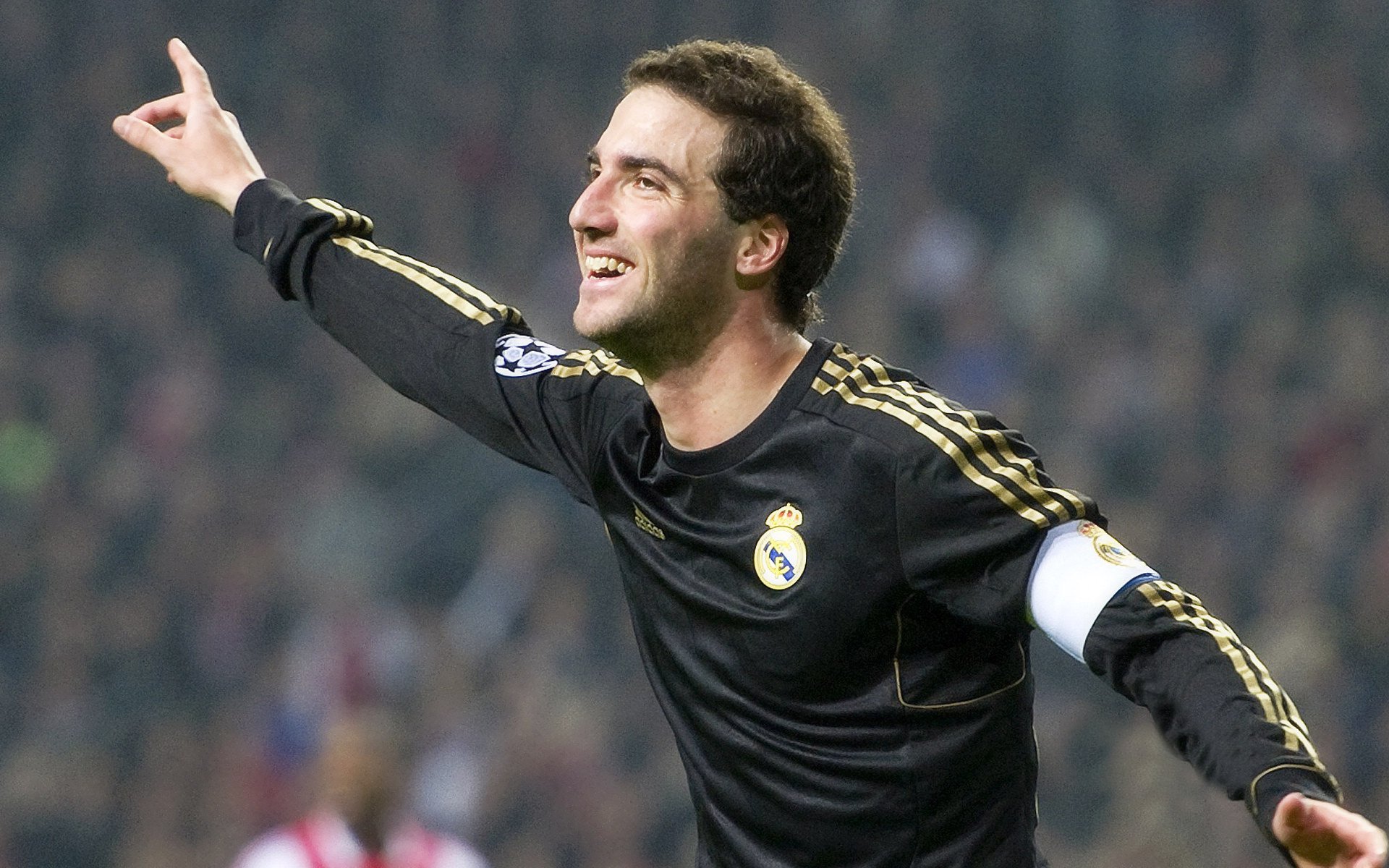 拜仁的节奏依旧强硬，凯恩太会抓机会了，拜仁ceo卡恩