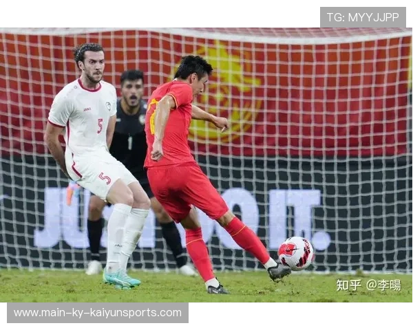 中国足球国际友谊赛中战术尝试与教练心态探索，国足 友谊赛