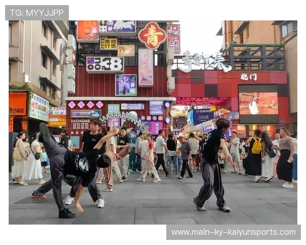 商圈健身快闪活动成为品牌宣传新入口，商场快闪舞蹈