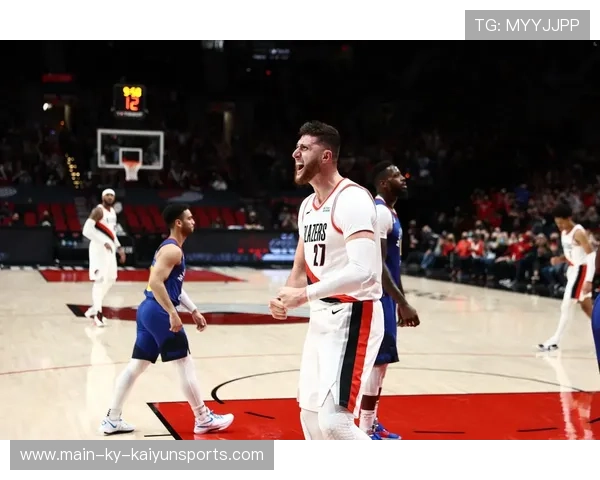 开拓者快攻提速,比分紧咬不放 开拓者快攻提速,比分紧咬不放