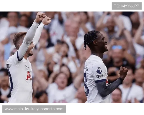 曼联全力迎接热刺挑战,锋线新星谢什科为主力 曼联全力迎接热刺挑战,锋线新星谢什科为主力