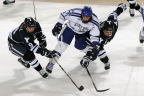 开云综合服务-长跑邀请赛：肯尼亚运动员再破纪录，赛场热闹非凡！，肯尼亚长跑训练视频