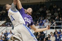 开云下载-勇士大胜太阳，库里与穆迪的表现令人惊艳，勇士gm谈库里